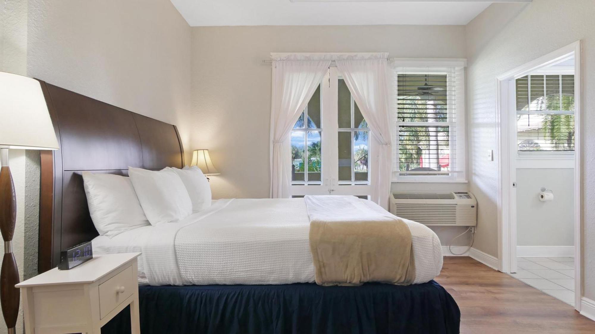 Crystal Bay Historic Hotel St. Petersburg Bagian luar foto