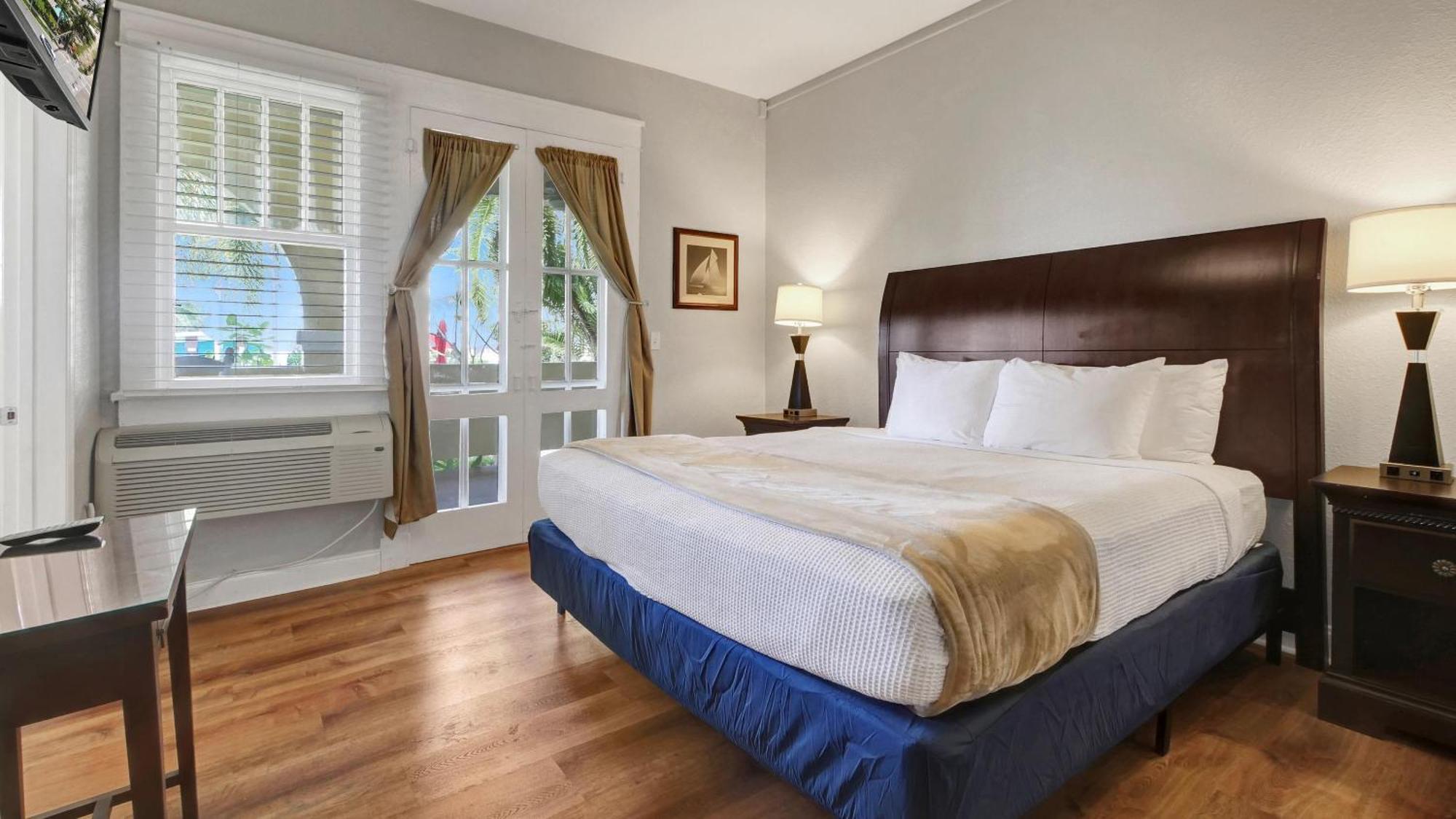 Crystal Bay Historic Hotel St. Petersburg Bagian luar foto