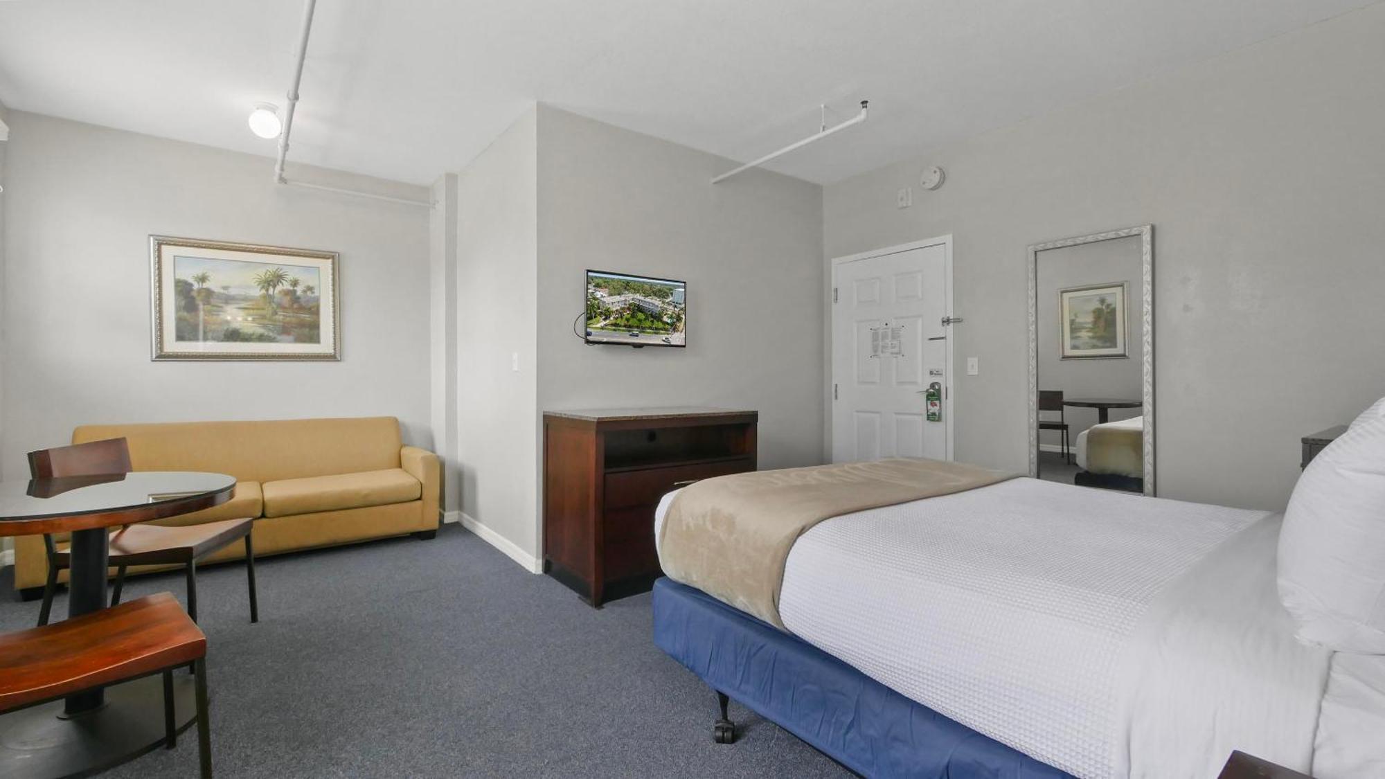 Crystal Bay Historic Hotel St. Petersburg Bagian luar foto